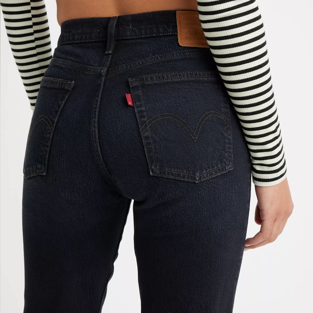 levi’s black wedgie icon fit ankle jeans